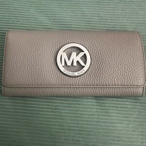 Michael Kors Pebble Gray Leather Wallet